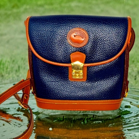 Dooney & Bourke Rare VTG Cavalry Spectator Leather Bag Navy/Brown w/ Lock & Key